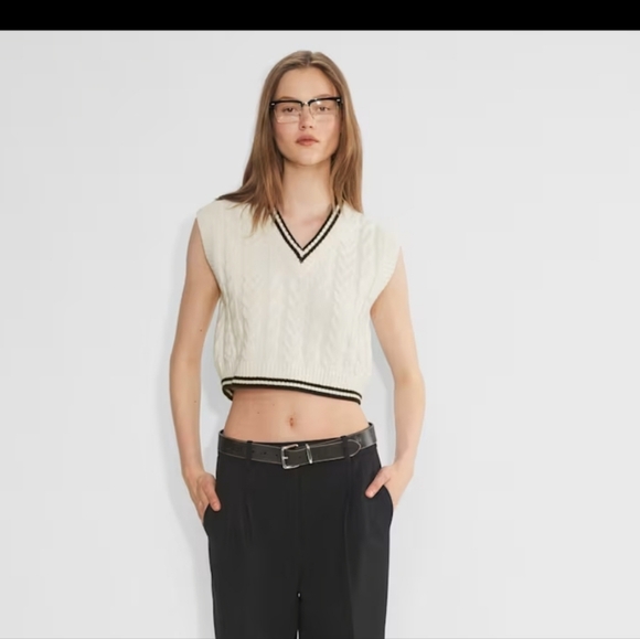 Aritzia Sunday Best Winston Sweater Vest XS White Navy Striped Cable Knit Crop - Picture 2 of 10